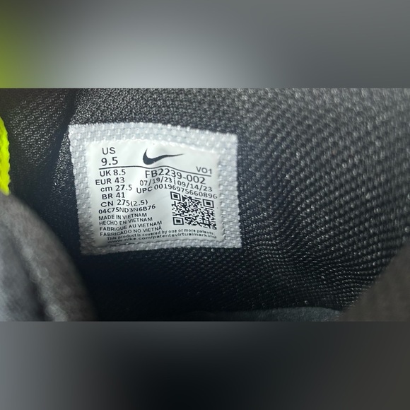 Nike LeBron Witness 8 Black Volt Men's Size 9.5 Basketball FB2239-002 EUC - Picture 12 of 12